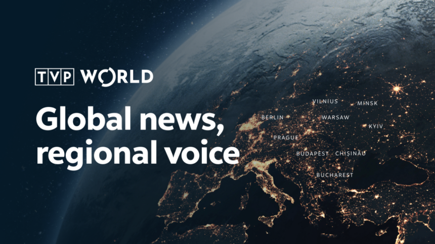 Logo TVP World na tle satelity