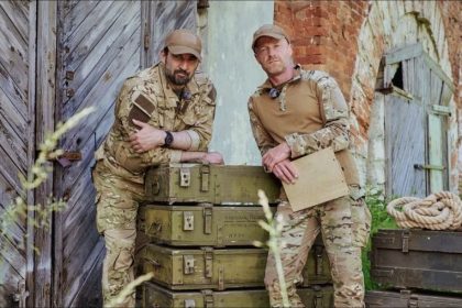 Wojciech Gola i Paweł Sobierajski w programie „Nasi w mundurach”
