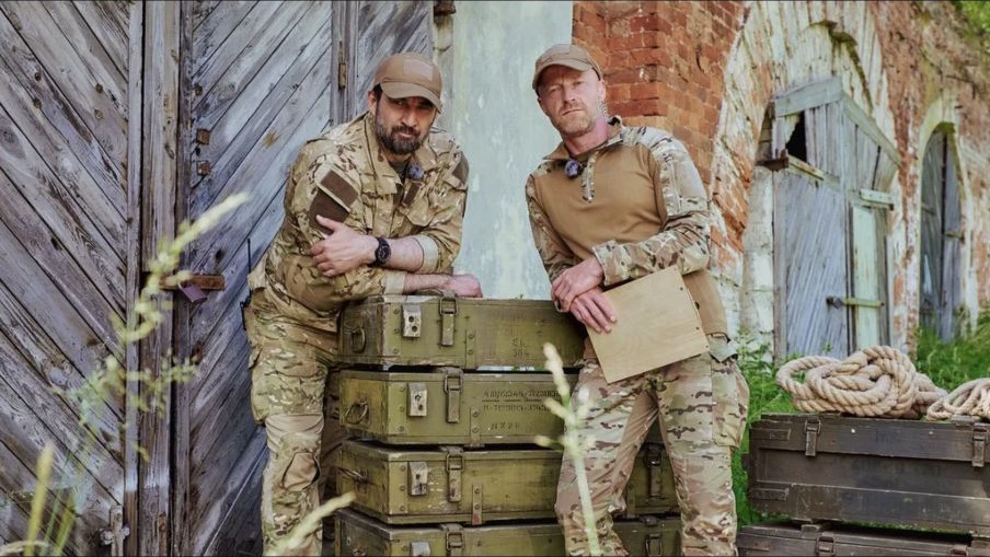 Wojciech Gola i Paweł Sobierajski w programie „Nasi w mundurach”