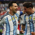 Lionel Messi i Enzo Fernández podczas mundialu