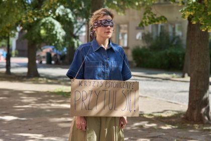 Kadr z serialu Słoneczna Poza ciszą